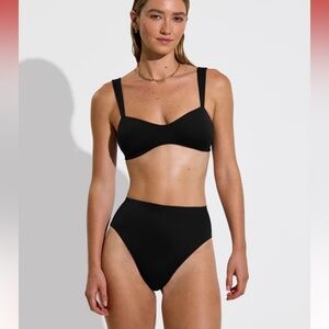 Left on Friday - Hi Hi bottoms, size large, black
Brand new with tags